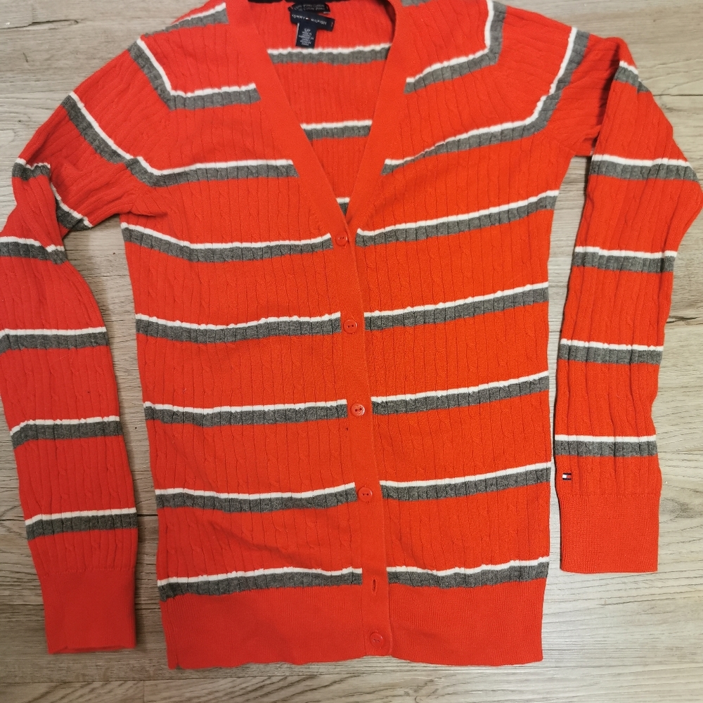 Like new, Tommy Hilfiger small cardigan, beautiful